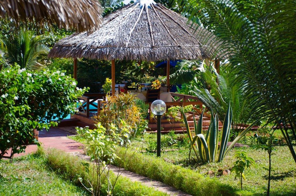 Edena Kely Hotel Mahajanga Exterior photo