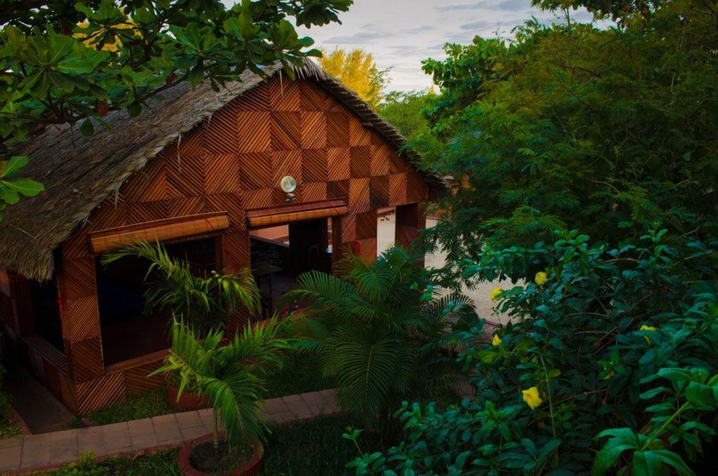 Edena Kely Hotel Mahajanga Exterior photo