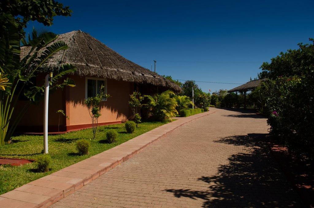 Edena Kely Hotel Mahajanga Exterior photo
