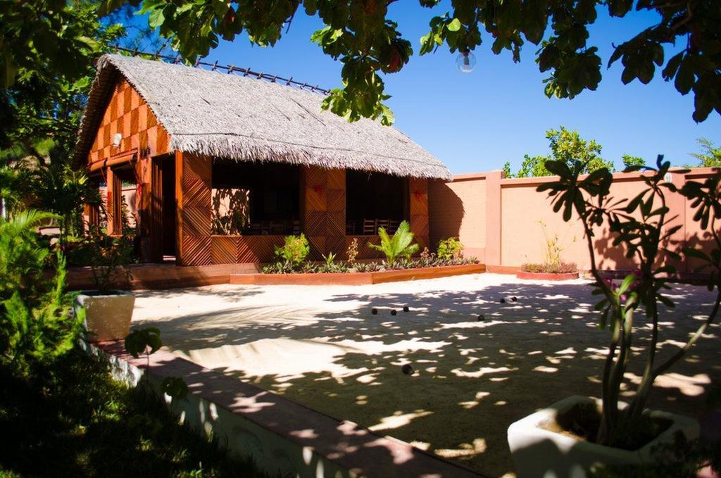 Edena Kely Hotel Mahajanga Exterior photo