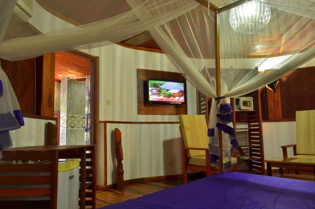 Edena Kely Hotel Mahajanga Exterior photo