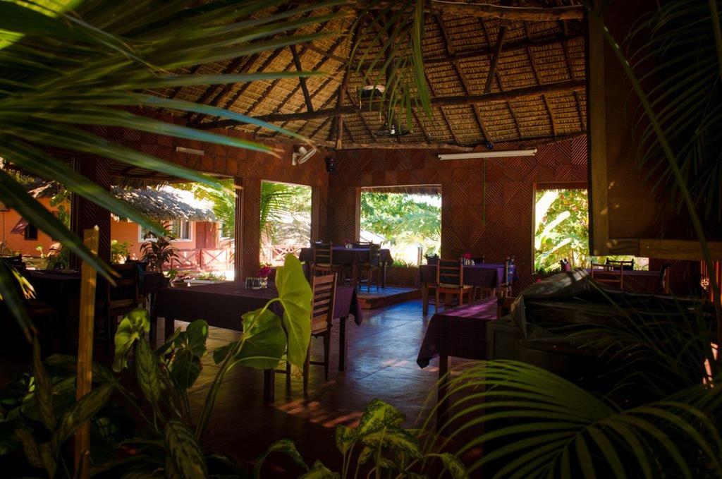 Edena Kely Hotel Mahajanga Exterior photo