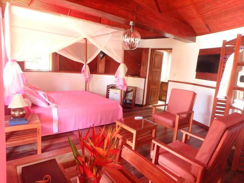 Edena Kely Hotel Mahajanga Exterior photo