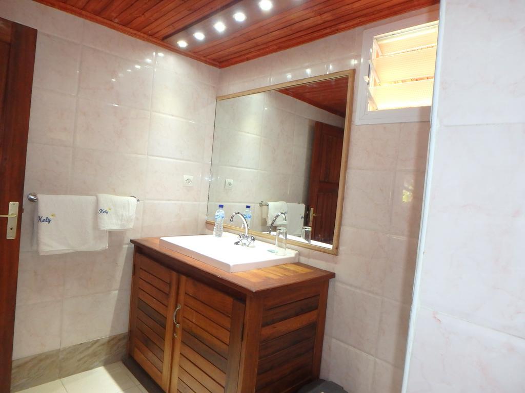 Edena Kely Hotel Mahajanga Exterior photo