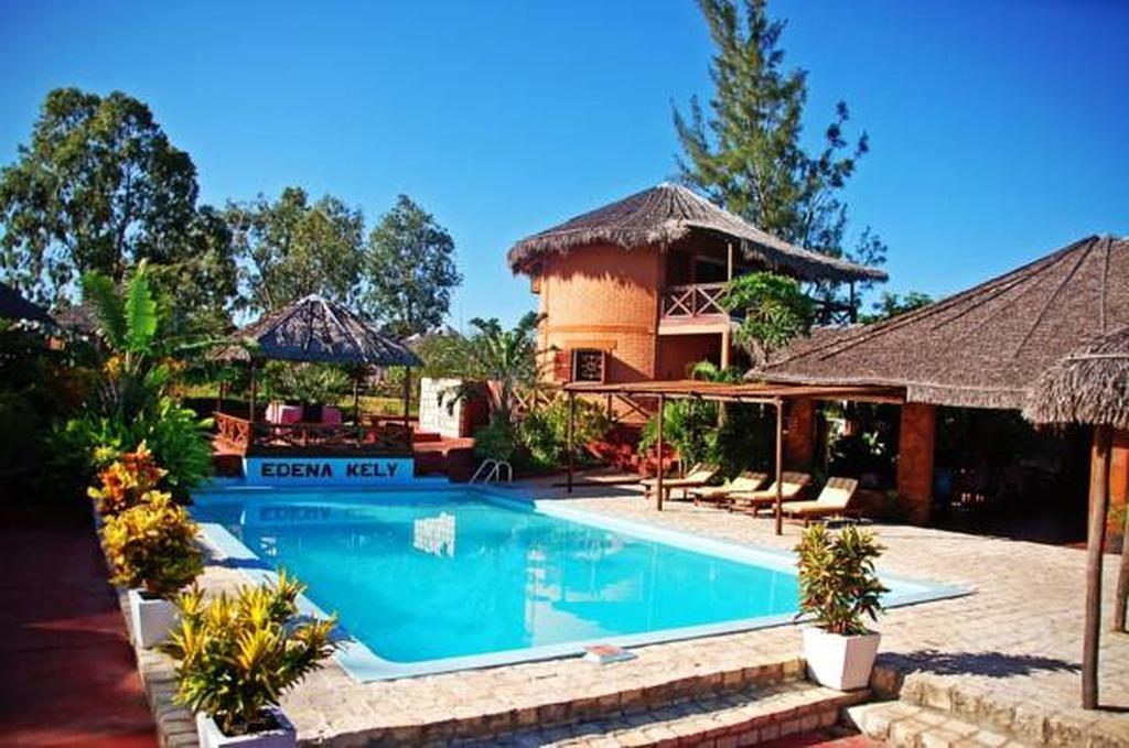 Edena Kely Hotel Mahajanga Exterior photo